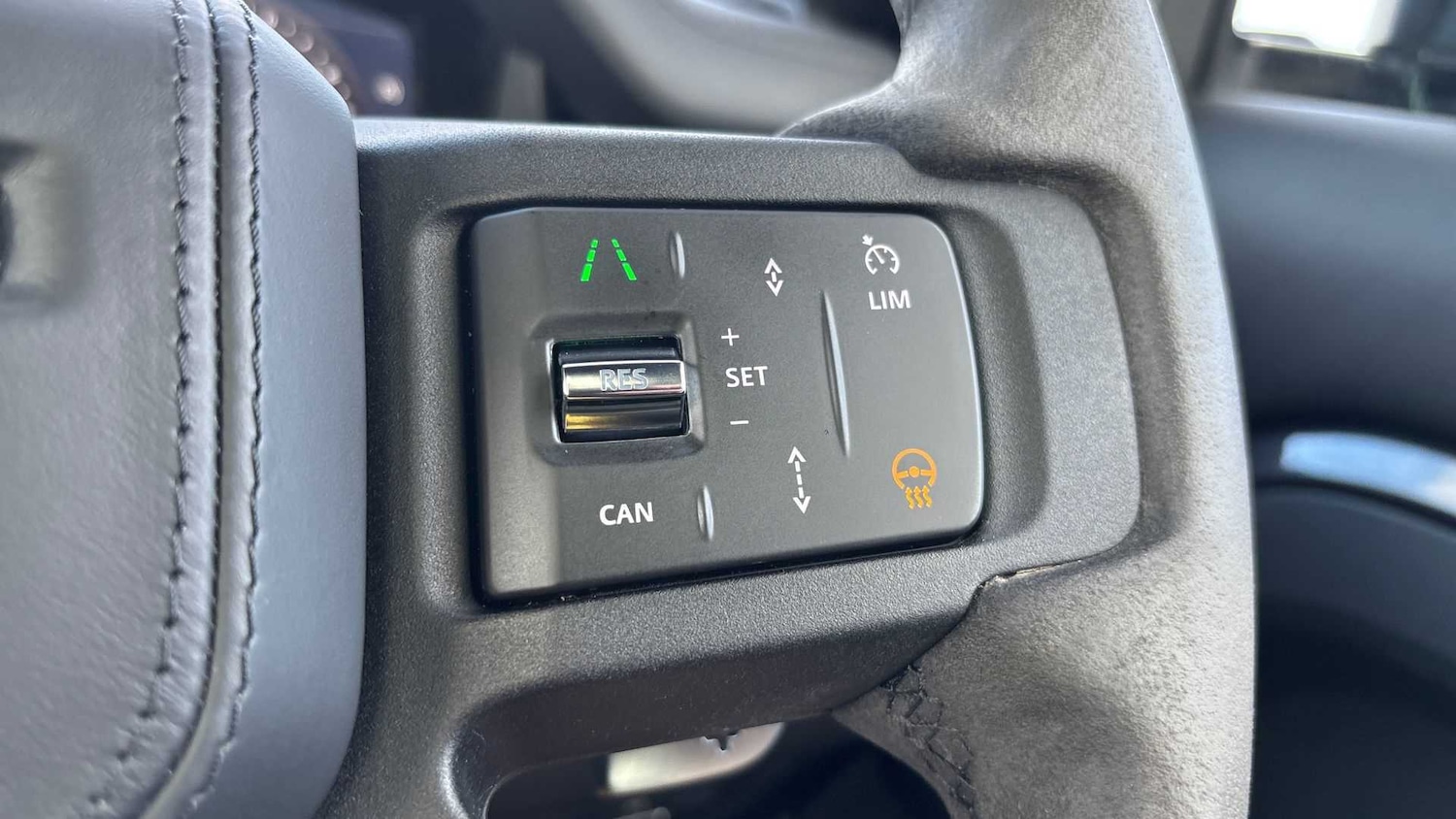 Used Land Rover Defender 2021 for sale - 76460110: Photo 32