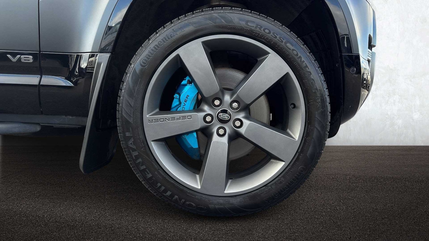 Used Land Rover Defender 2021 for sale - 76460110: Photo 8