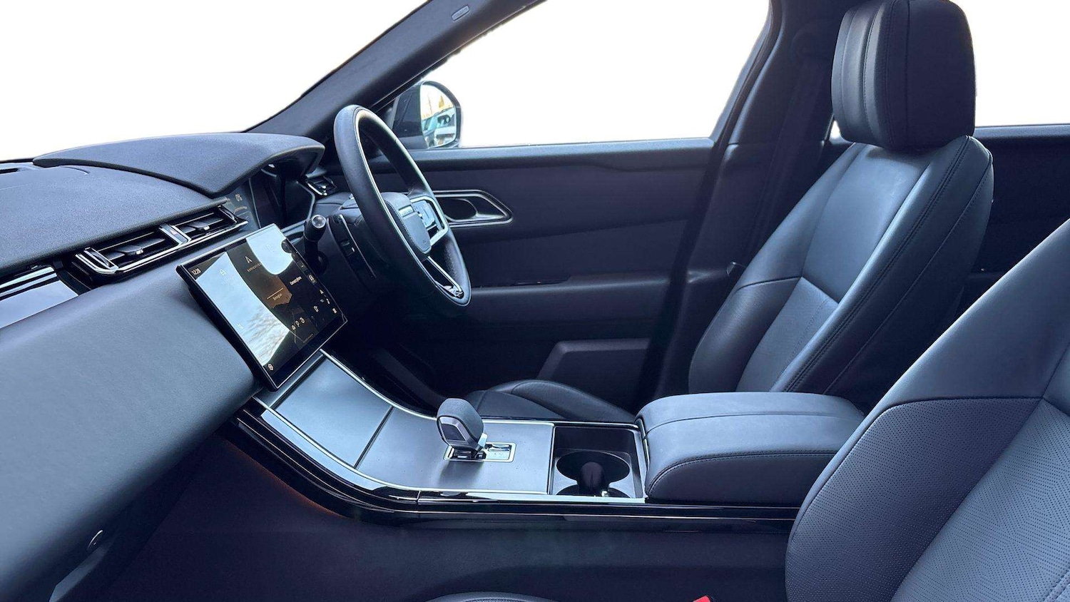 Used Land Rover Range Rover Velar 2024 for sale - 77577221: Photo 3