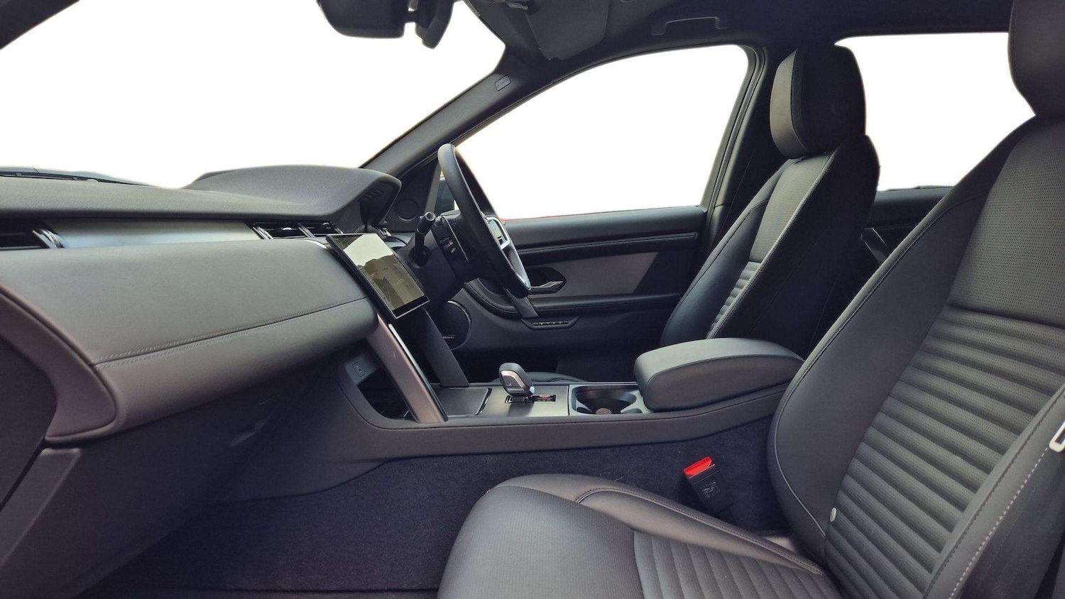 Used Land Rover Discovery Sport 2025 for sale - 76460278: Photo 3