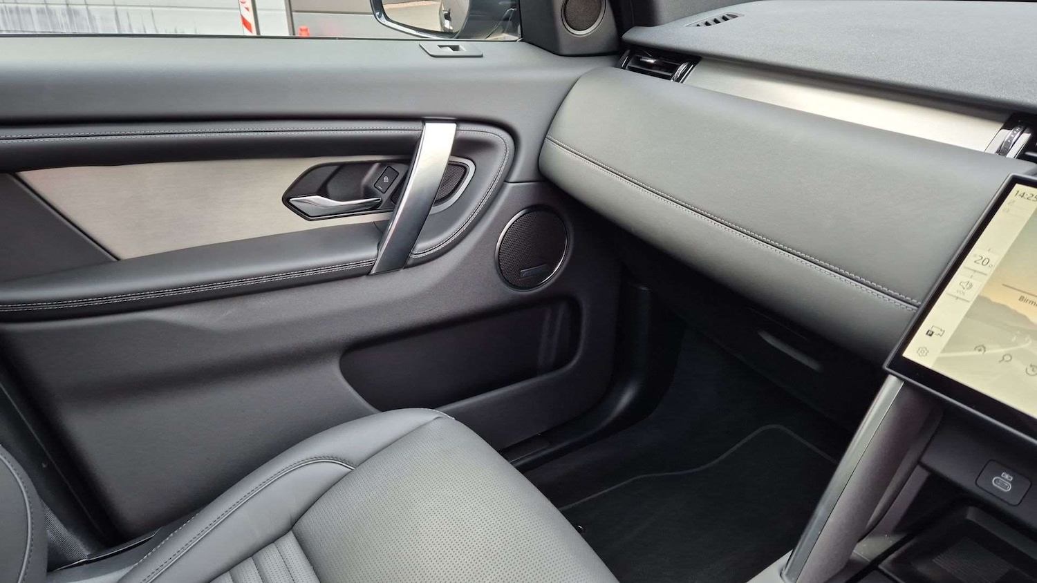 Used Land Rover Discovery Sport 2025 for sale - 76460278: Photo 31