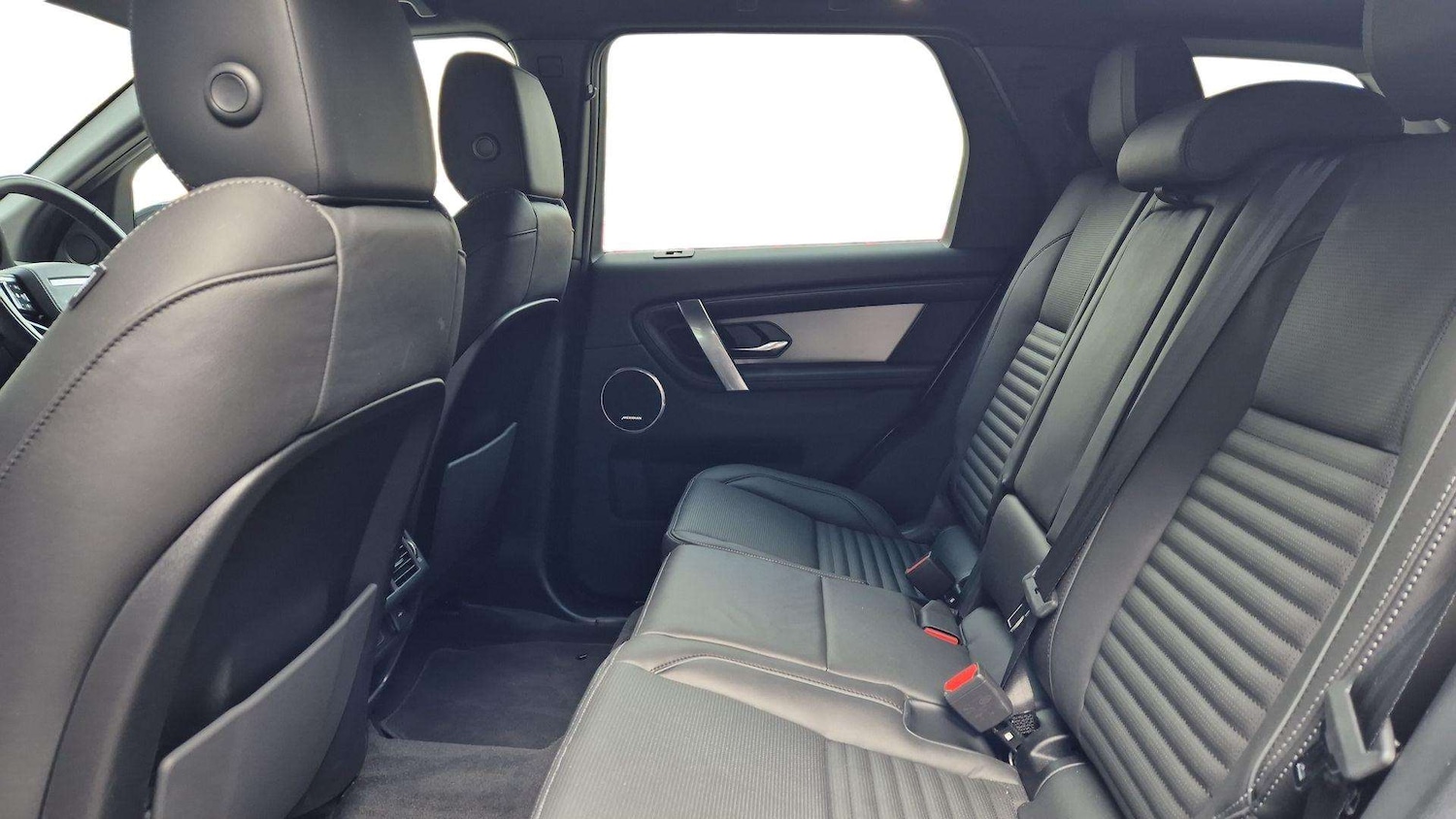 Used Land Rover Discovery Sport 2025 for sale - 76460278: Photo 4