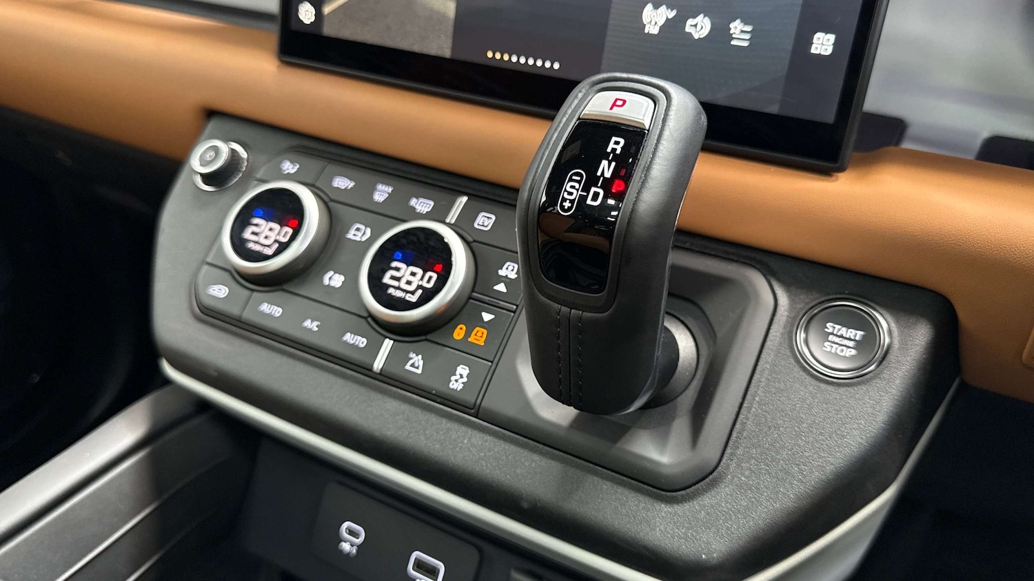 Used Land Rover Defender 2024 for sale - 76460207: Photo 13