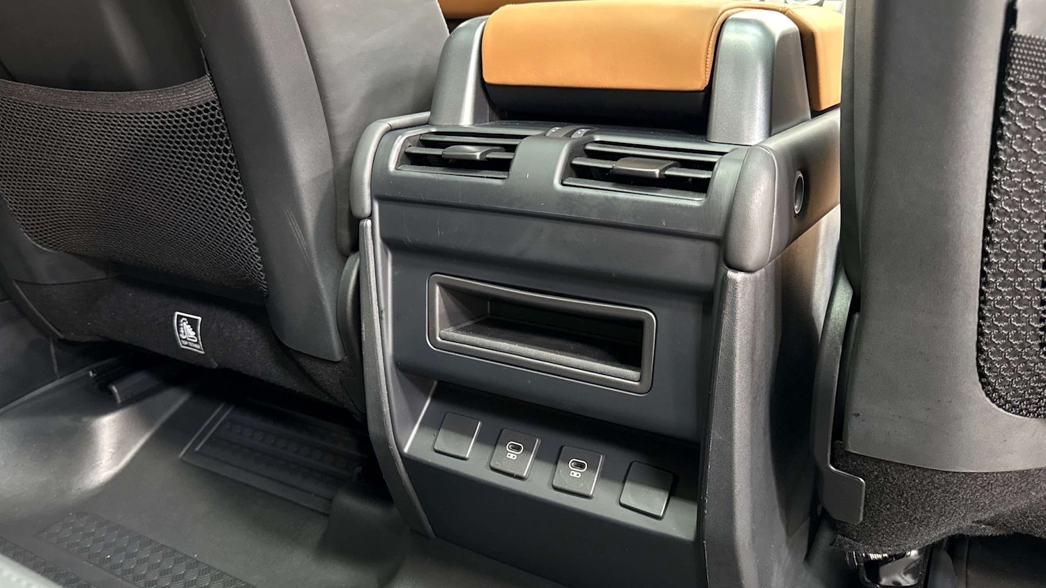 Used Land Rover Defender 2024 for sale - 76460207: Photo 18