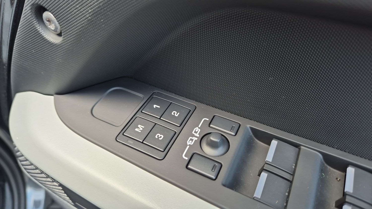 Used Land Rover Defender 2024 for sale - 76460207: Photo 25