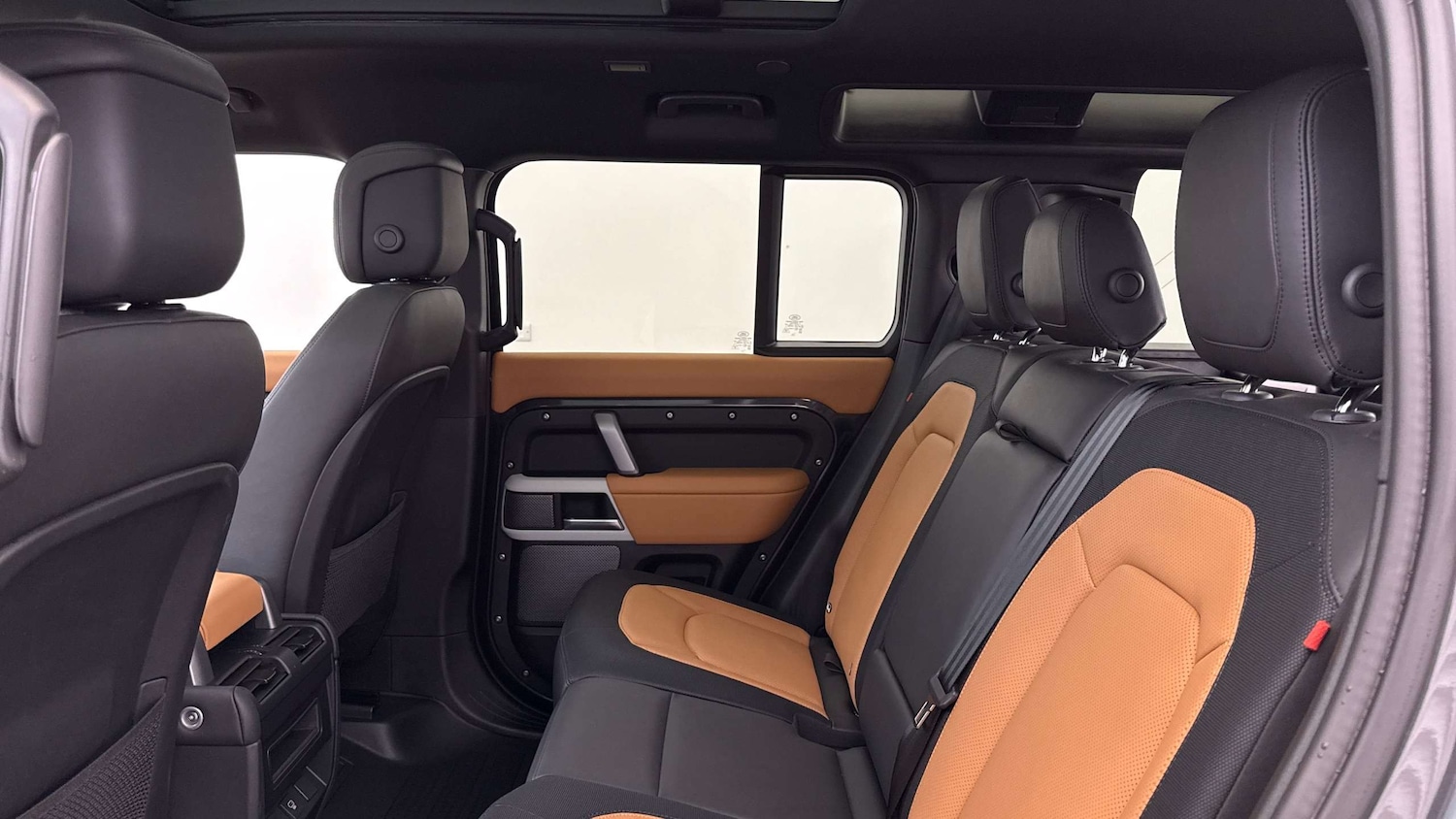 Used Land Rover Defender 2024 for sale - 76460207: Photo 4