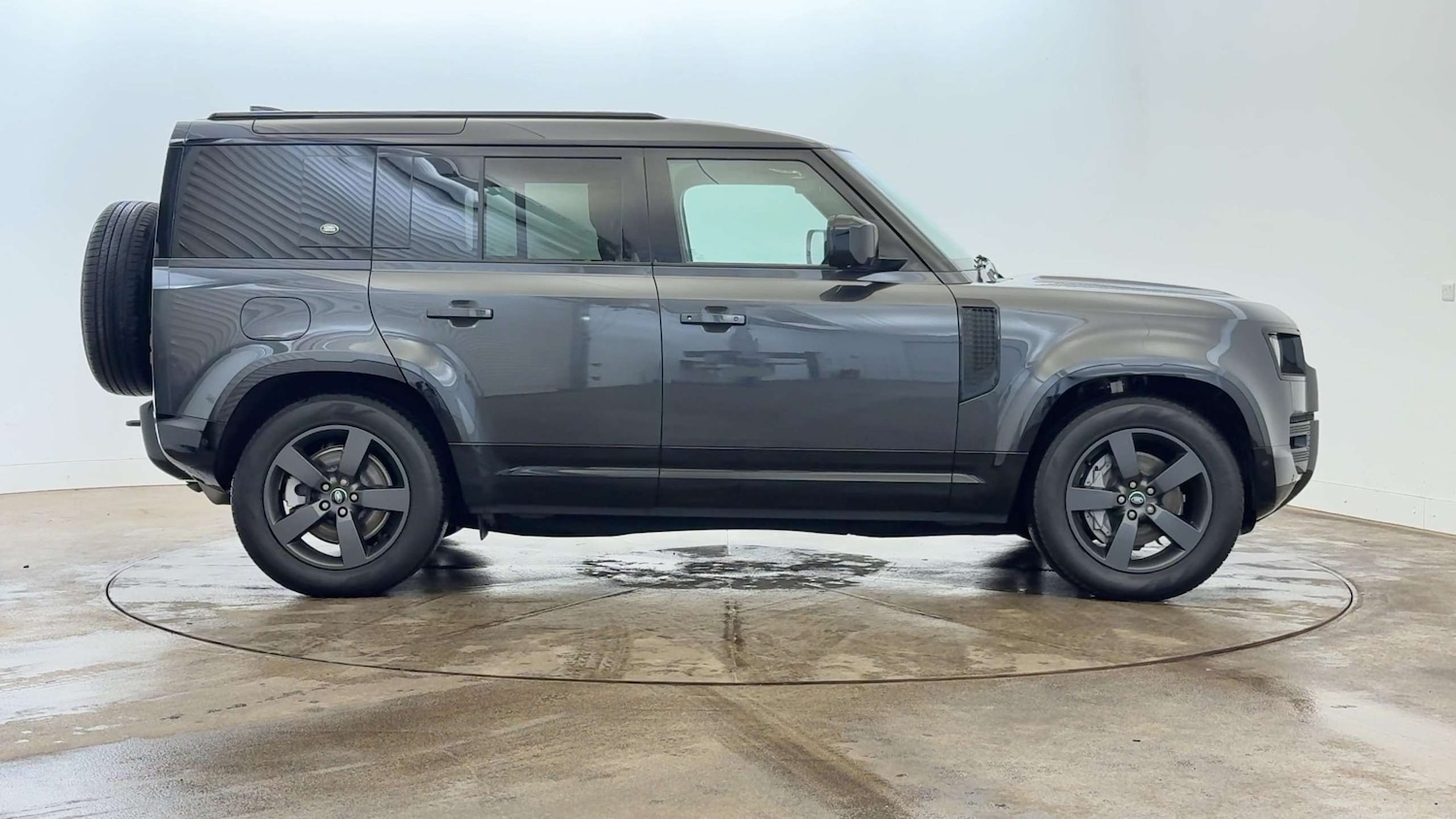 Used Land Rover Defender 2024 for sale - 76460207: Photo 5