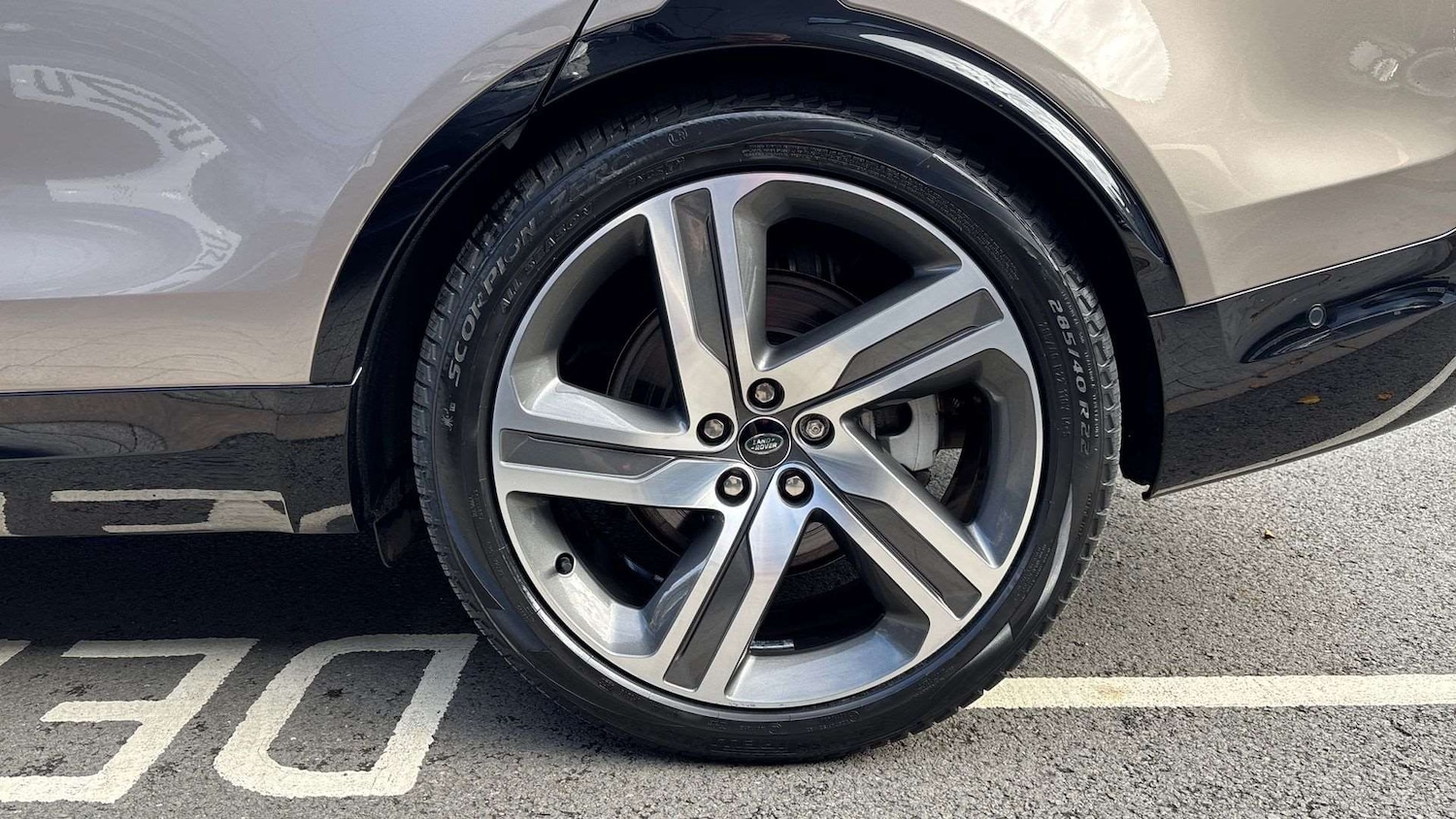 Used Land Rover Discovery 2022 for sale - 76460195: Photo 31