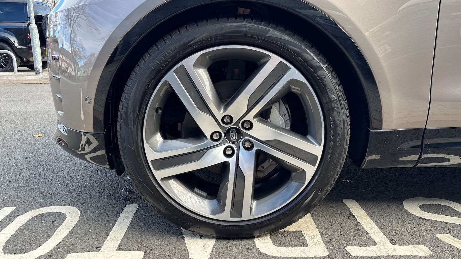 Used Land Rover Discovery 2022 for sale - 76460195: Photo 32