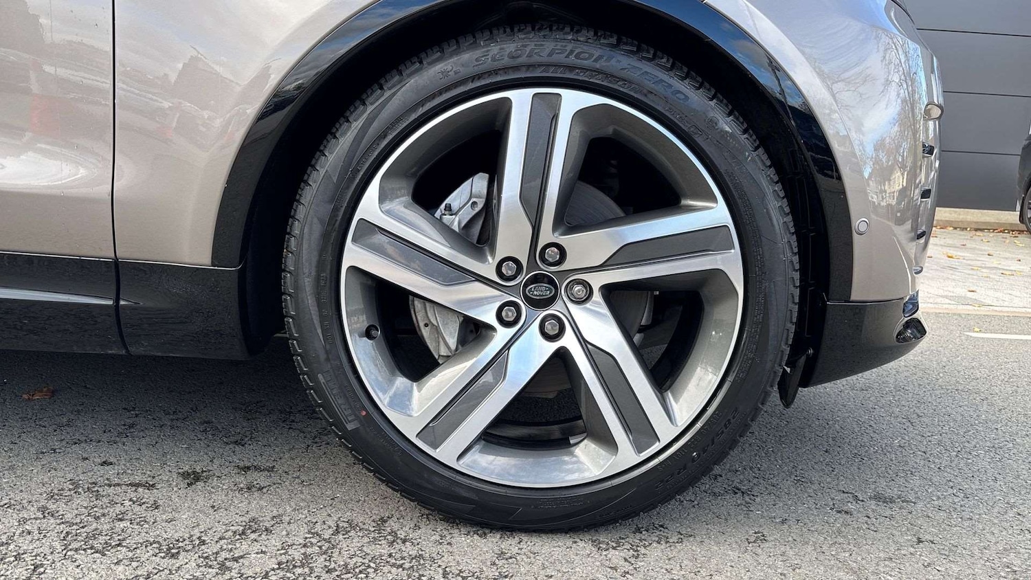 Used Land Rover Discovery 2022 for sale - 76460195: Photo 8