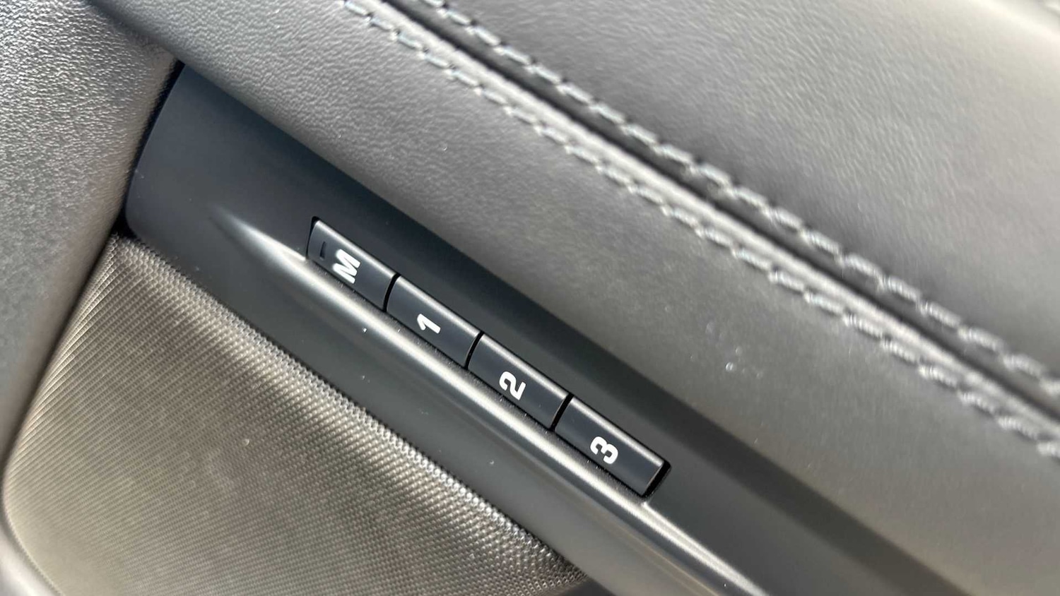 Used Land Rover Range Rover Evoque 2023 for sale - 76460532: Photo 25