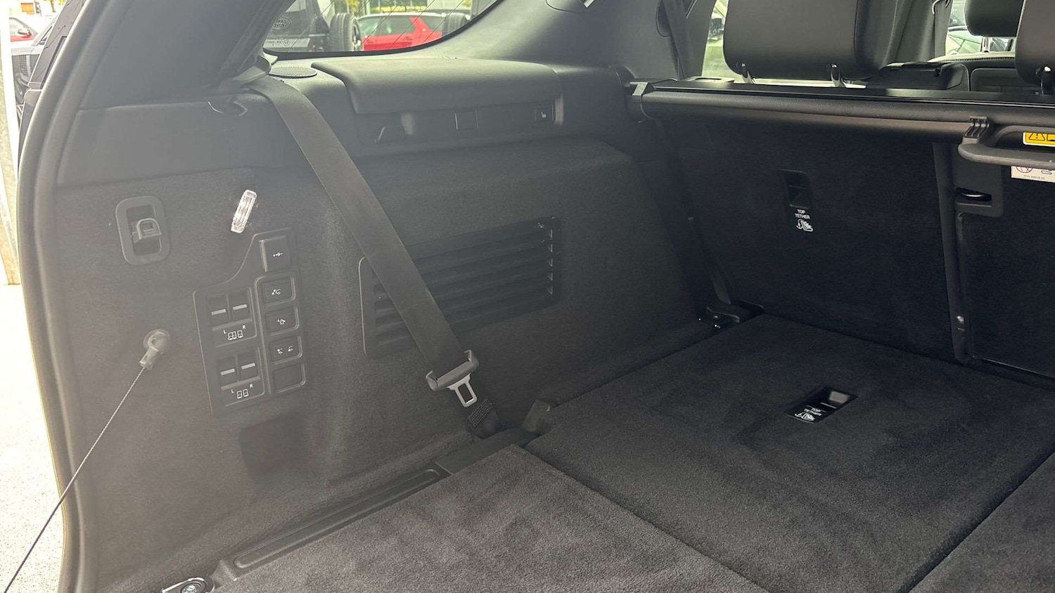 Used Land Rover Discovery 2022 for sale - 76460490: Photo 31