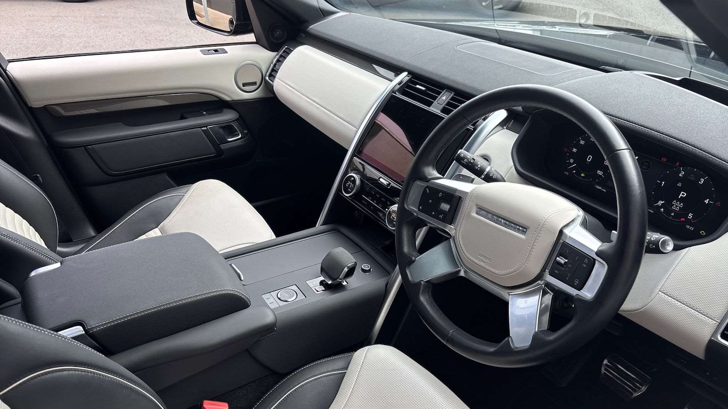 Used Land Rover Discovery 2022 for sale - 76460490: Photo 32