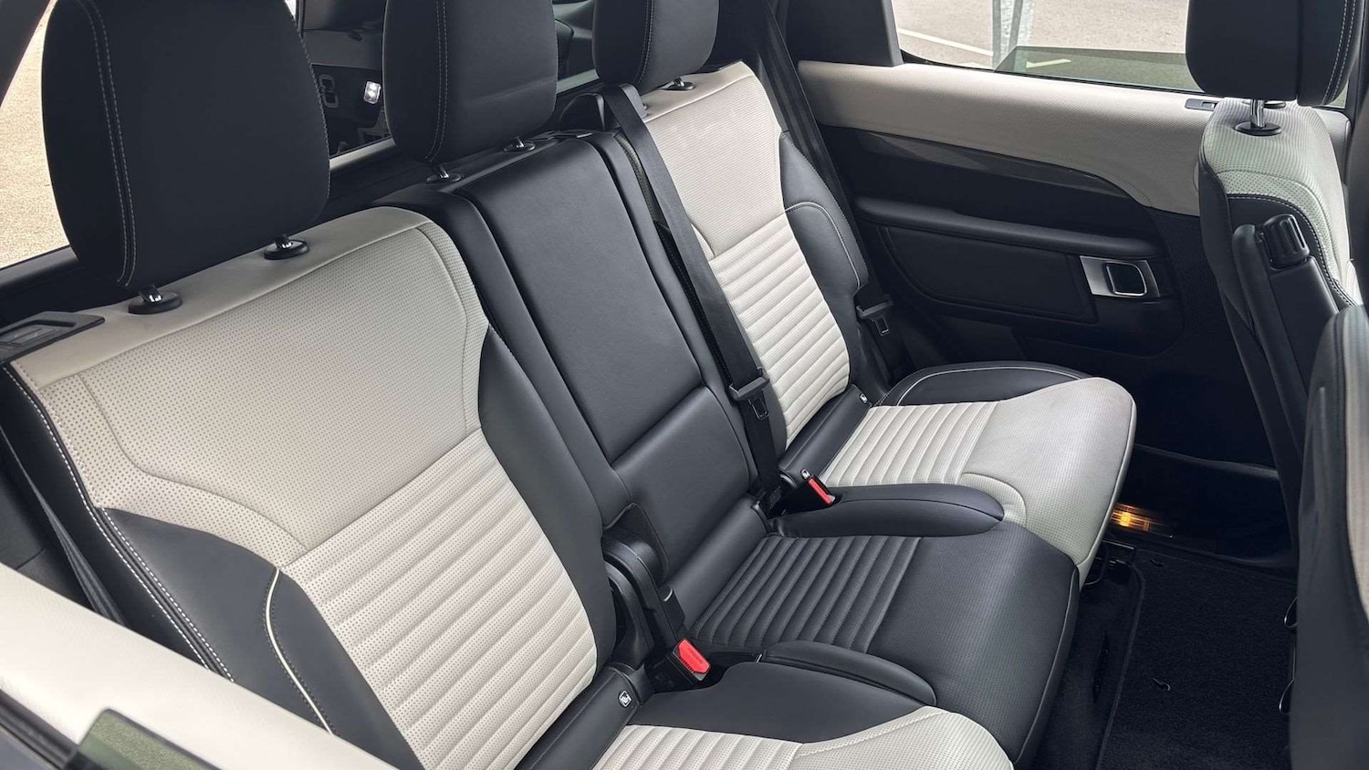 Used Land Rover Discovery 2022 for sale - 76460490: Photo 33