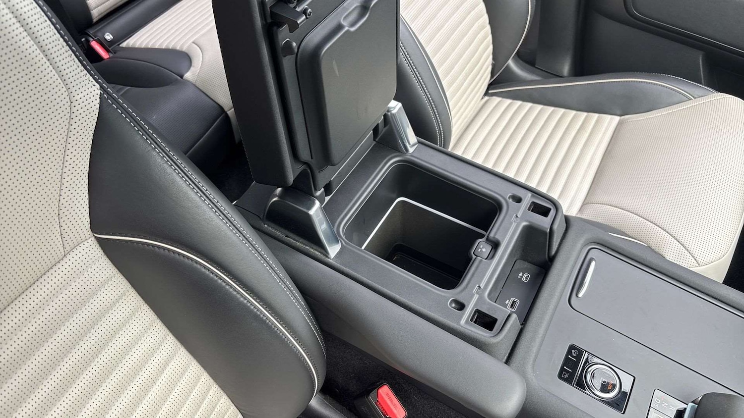 Used Land Rover Discovery 2022 for sale - 76460490: Photo 35