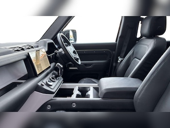 Used Land Rover Defender 2024 for sale - 78337755: Photo