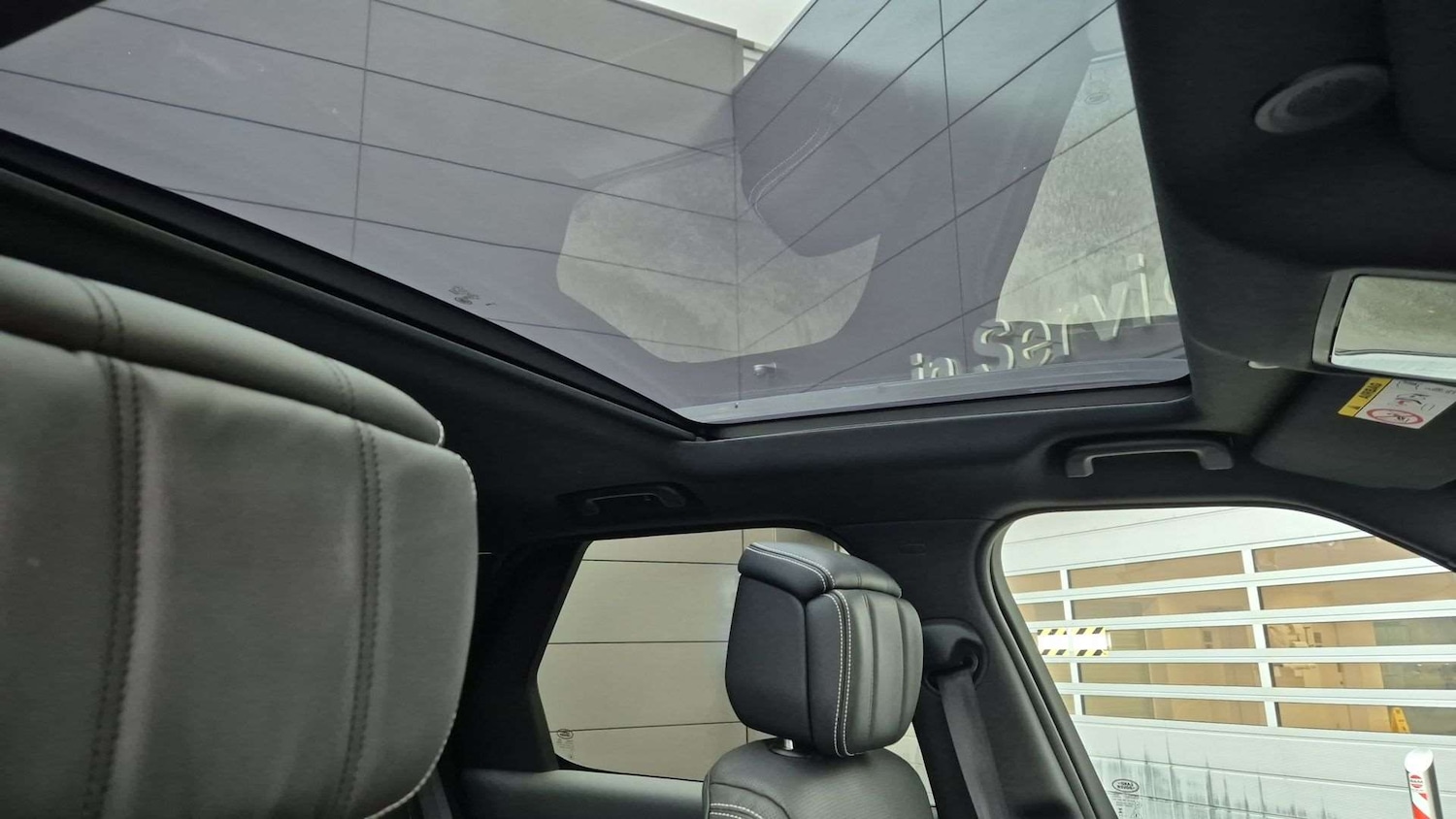 Used Land Rover Discovery 2024 for sale - 77112365: Photo 21