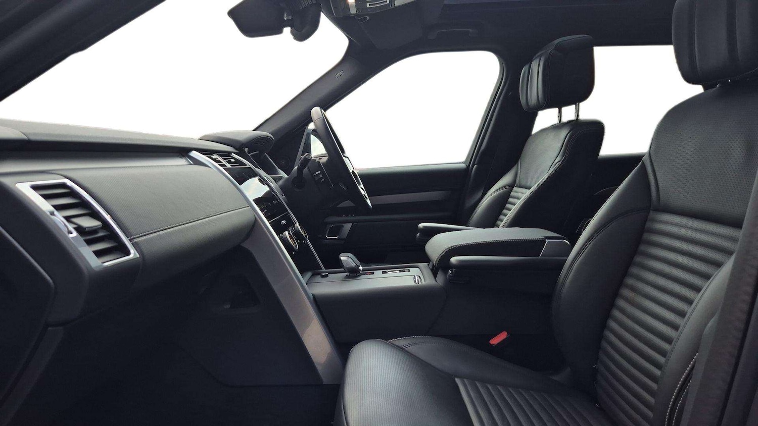 Used Land Rover Discovery 2024 for sale - 77112365: Photo 3