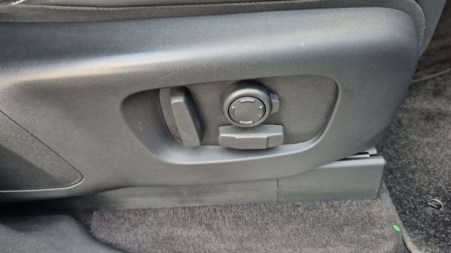 Used Land Rover Discovery 2024 for sale - 77112365: Photo 32