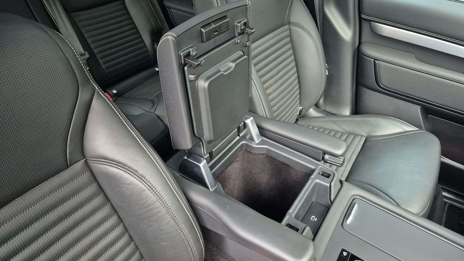 Used Land Rover Discovery 2024 for sale - 77112365: Photo 35