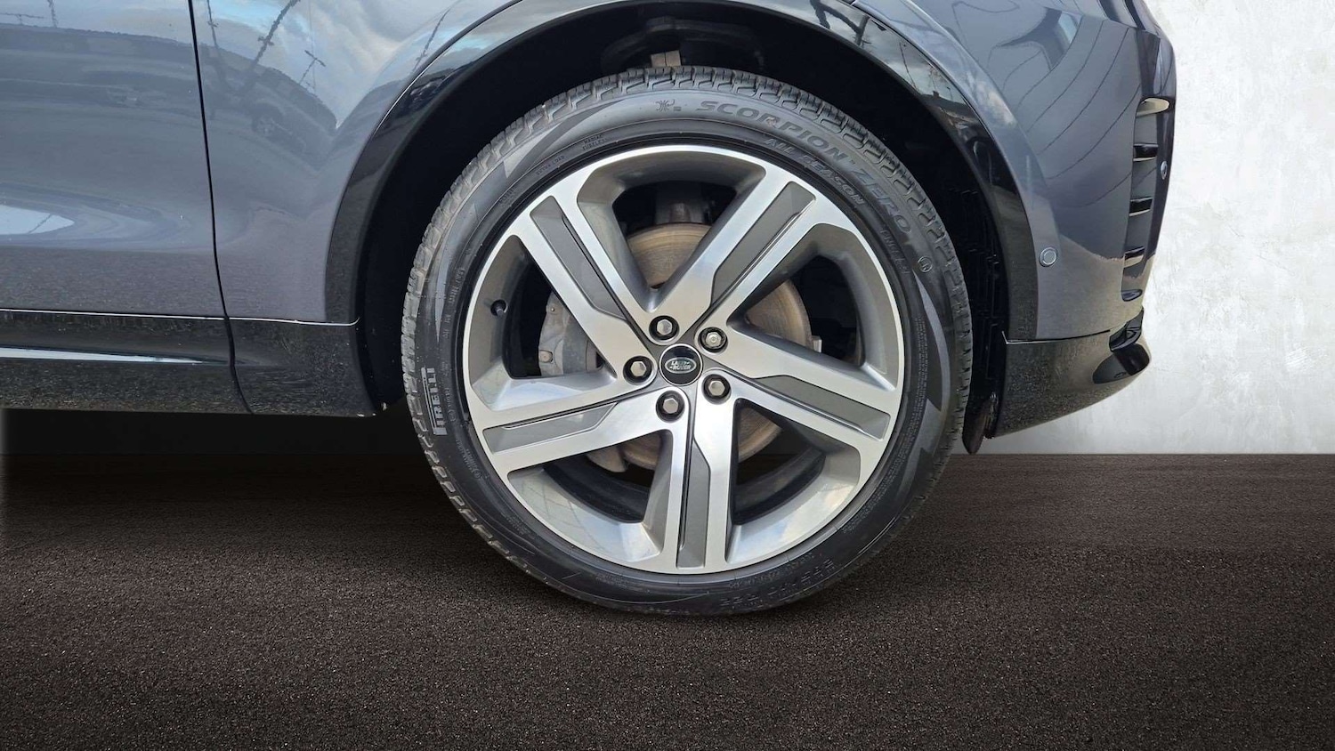 Used Land Rover Discovery 2024 for sale - 77112365: Photo 8