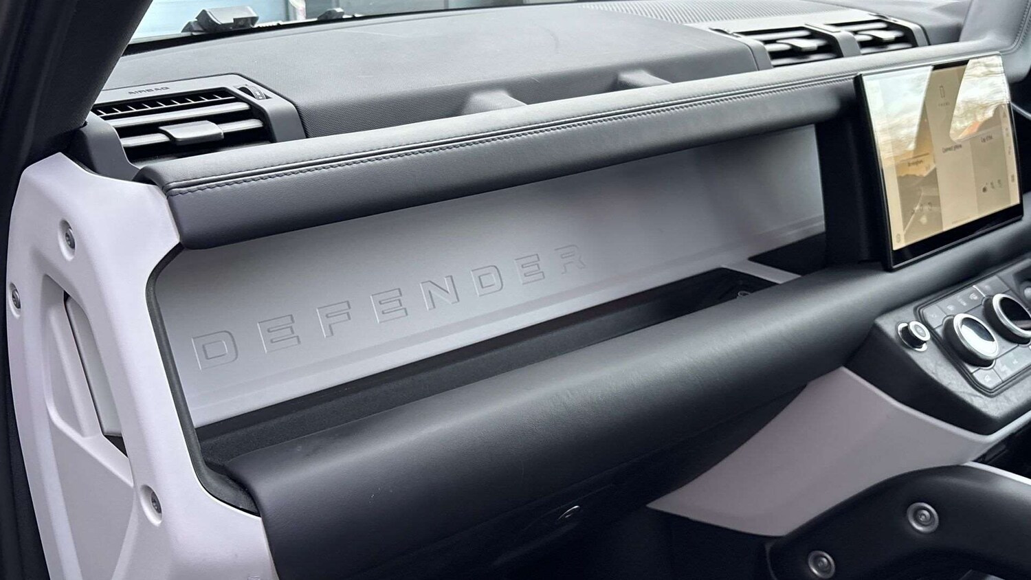 Used Land Rover Defender 2024 for sale - 77553245: Photo 33