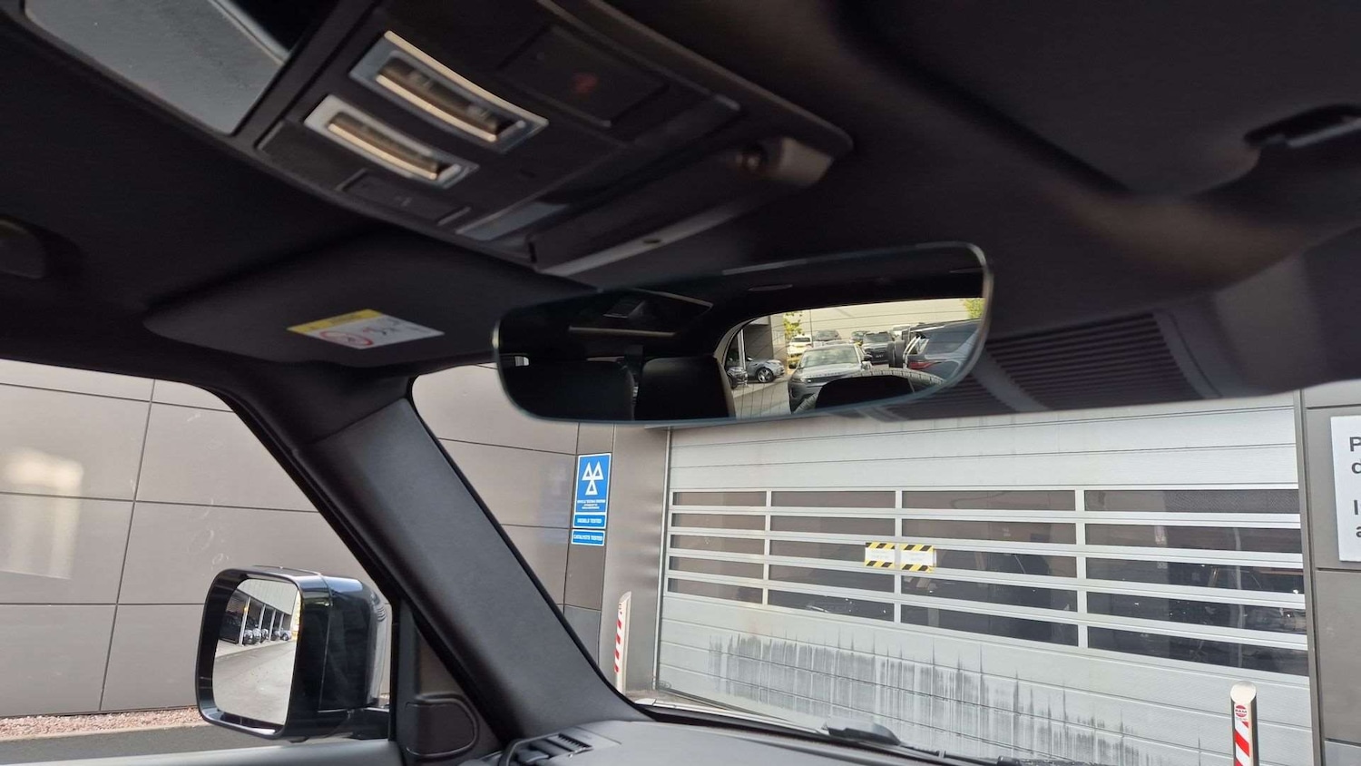 Used Land Rover Defender 2025 for sale - 76460062: Photo 23