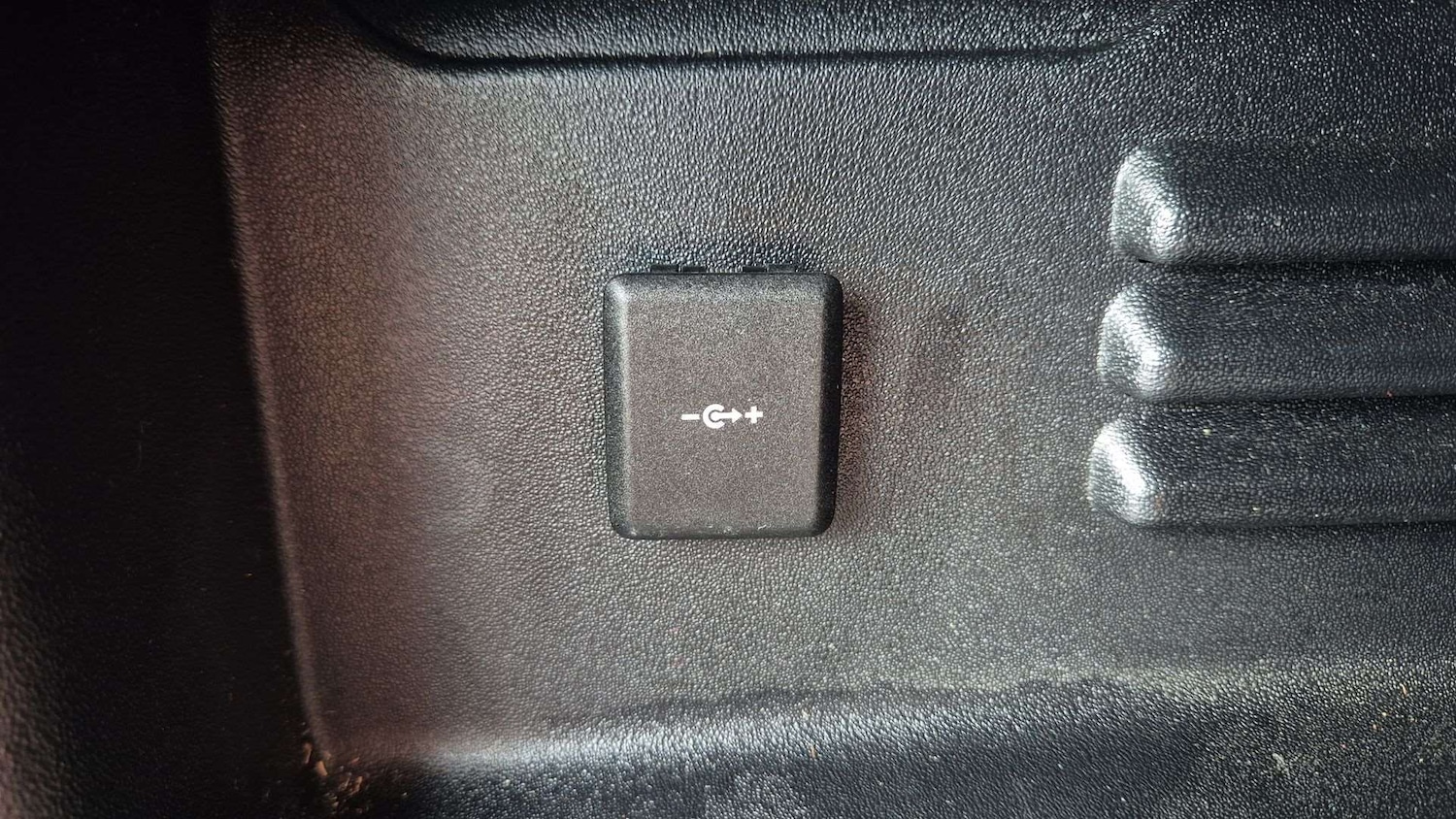 Used Land Rover Defender 2025 for sale - 76460062: Photo 29