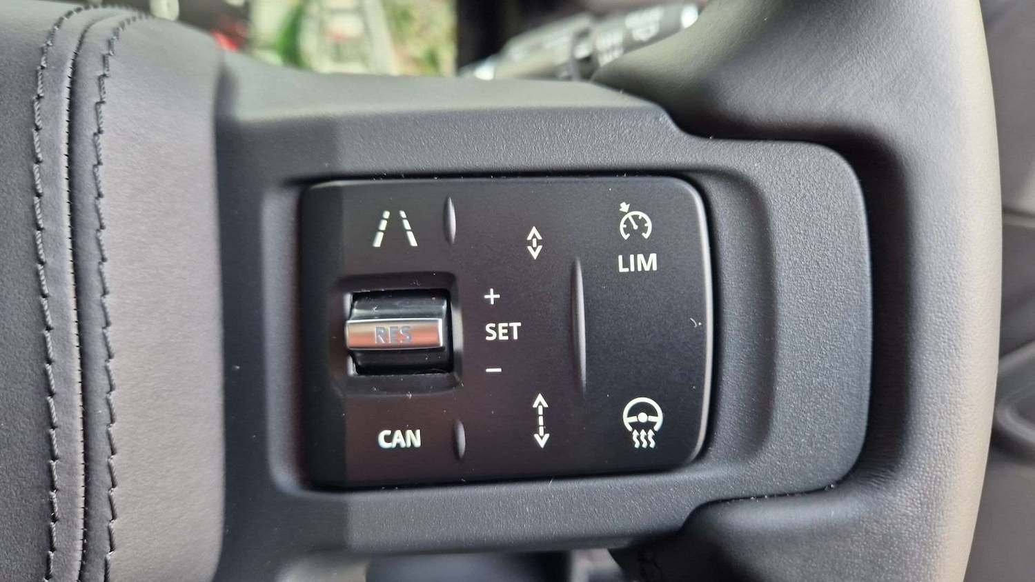 Used Land Rover Defender 2025 for sale - 76460062: Photo 34