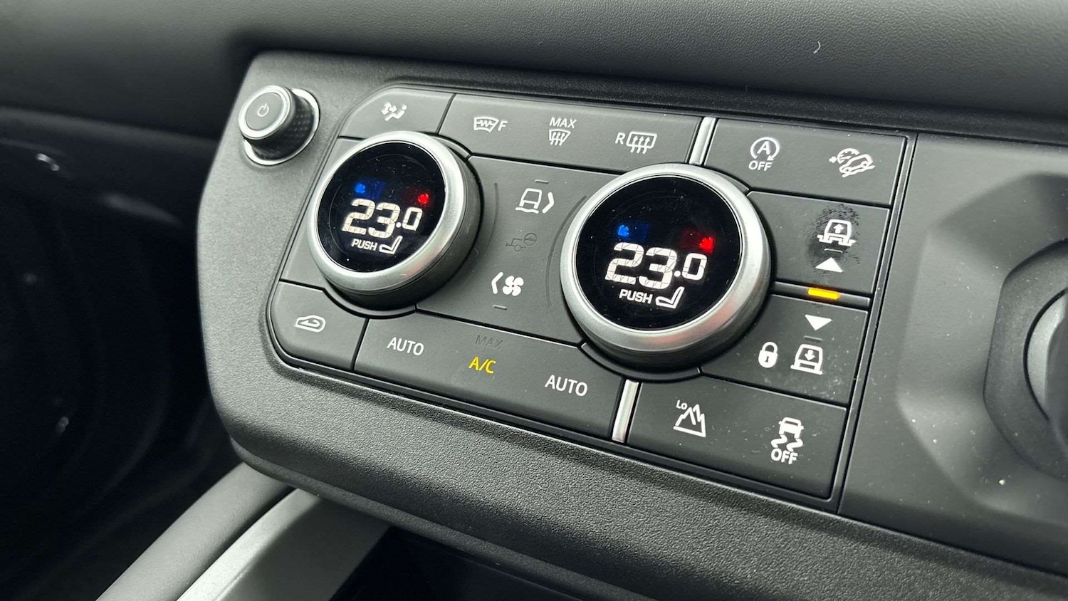 Used Land Rover Defender 2025 for sale - 76761065: Photo 22