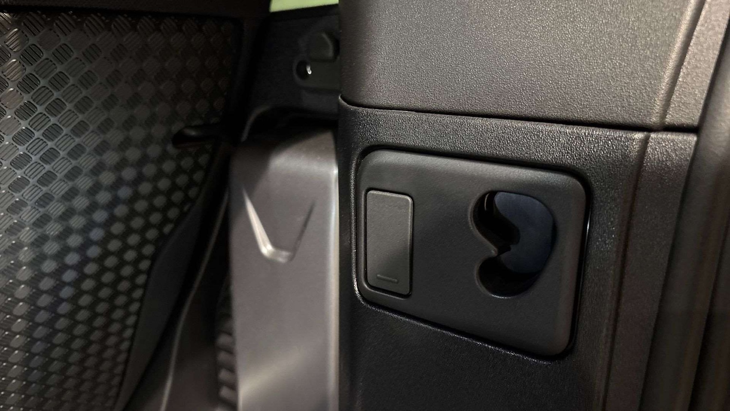 Used Land Rover Defender 2025 for sale - 76761065: Photo 27