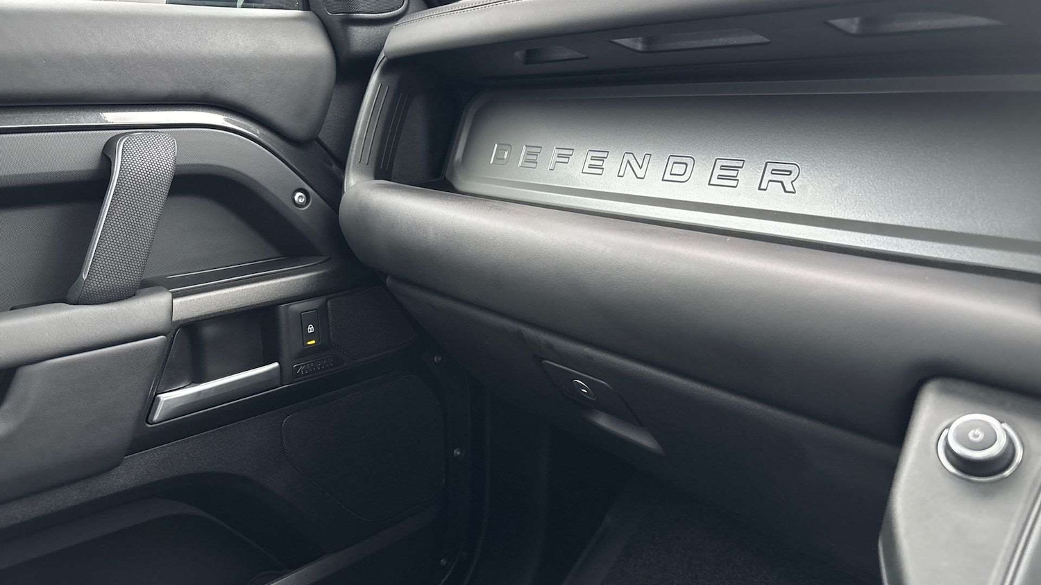 Used Land Rover Defender 2025 for sale - 76761065: Photo 35