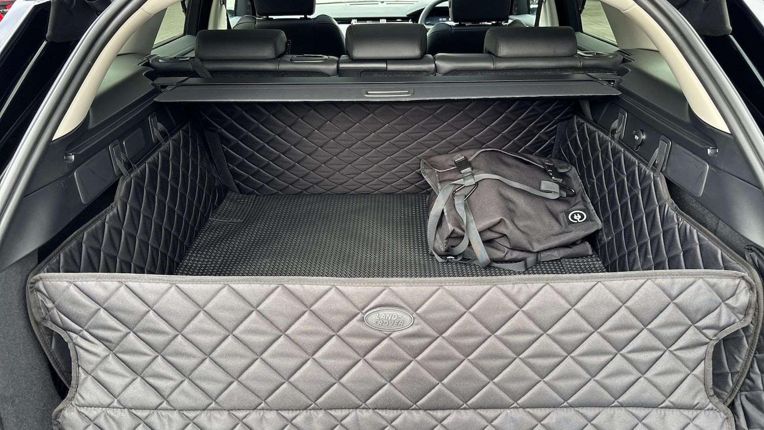 Used Land Rover Range Rover Velar 2025 for sale - 76460686: Photo 10