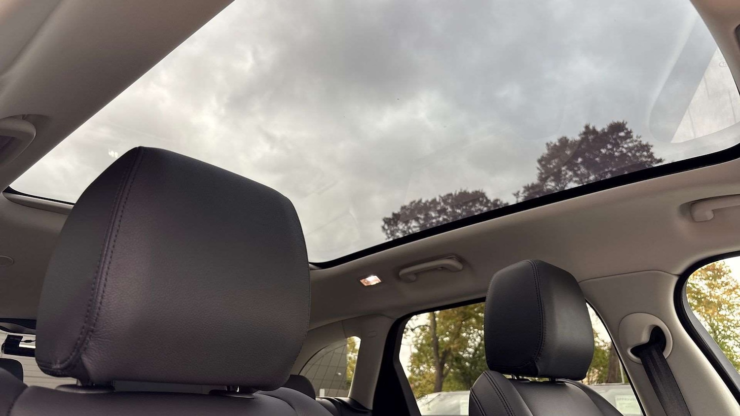 Used Land Rover Range Rover Velar 2025 for sale - 76460686: Photo 21