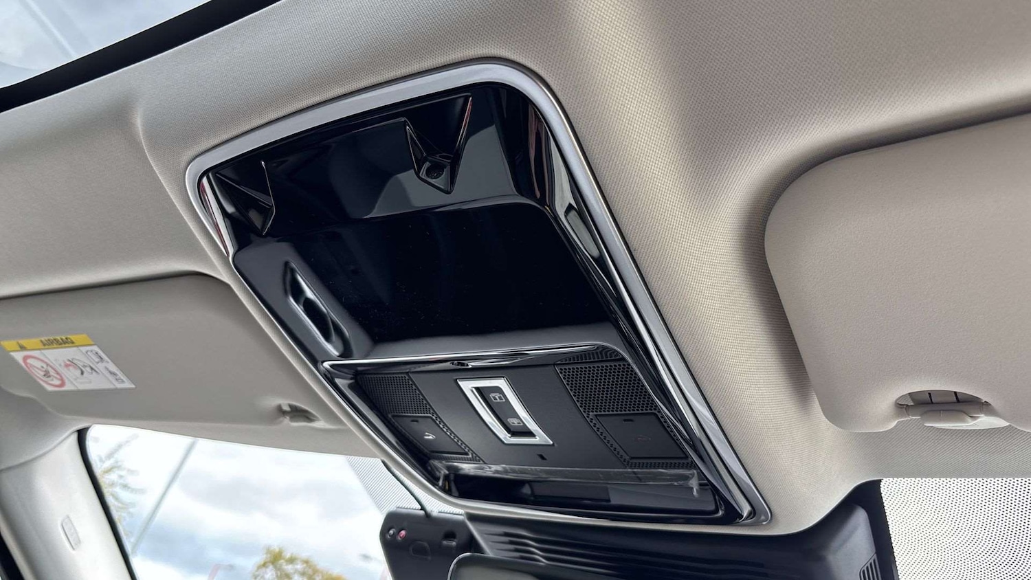 Used Land Rover Range Rover Velar 2025 for sale - 76460686: Photo 23