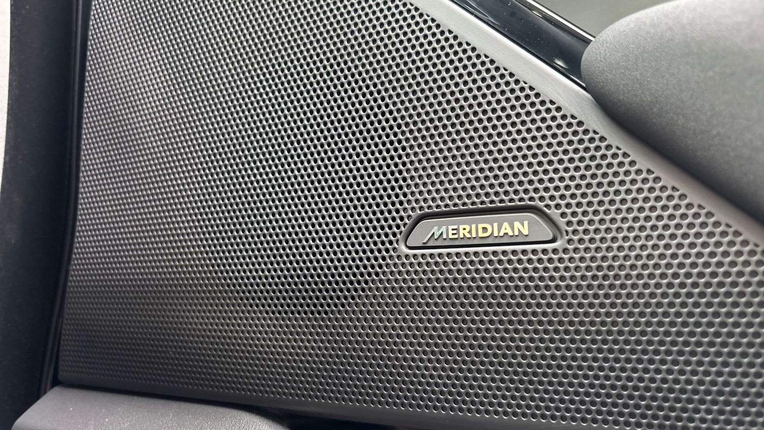 Used Land Rover Range Rover Velar 2025 for sale - 76460686: Photo 24