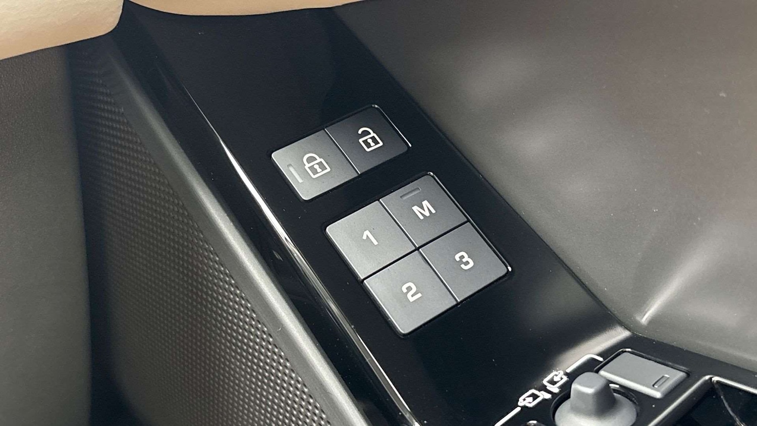 Used Land Rover Range Rover Velar 2025 for sale - 76460686: Photo 25