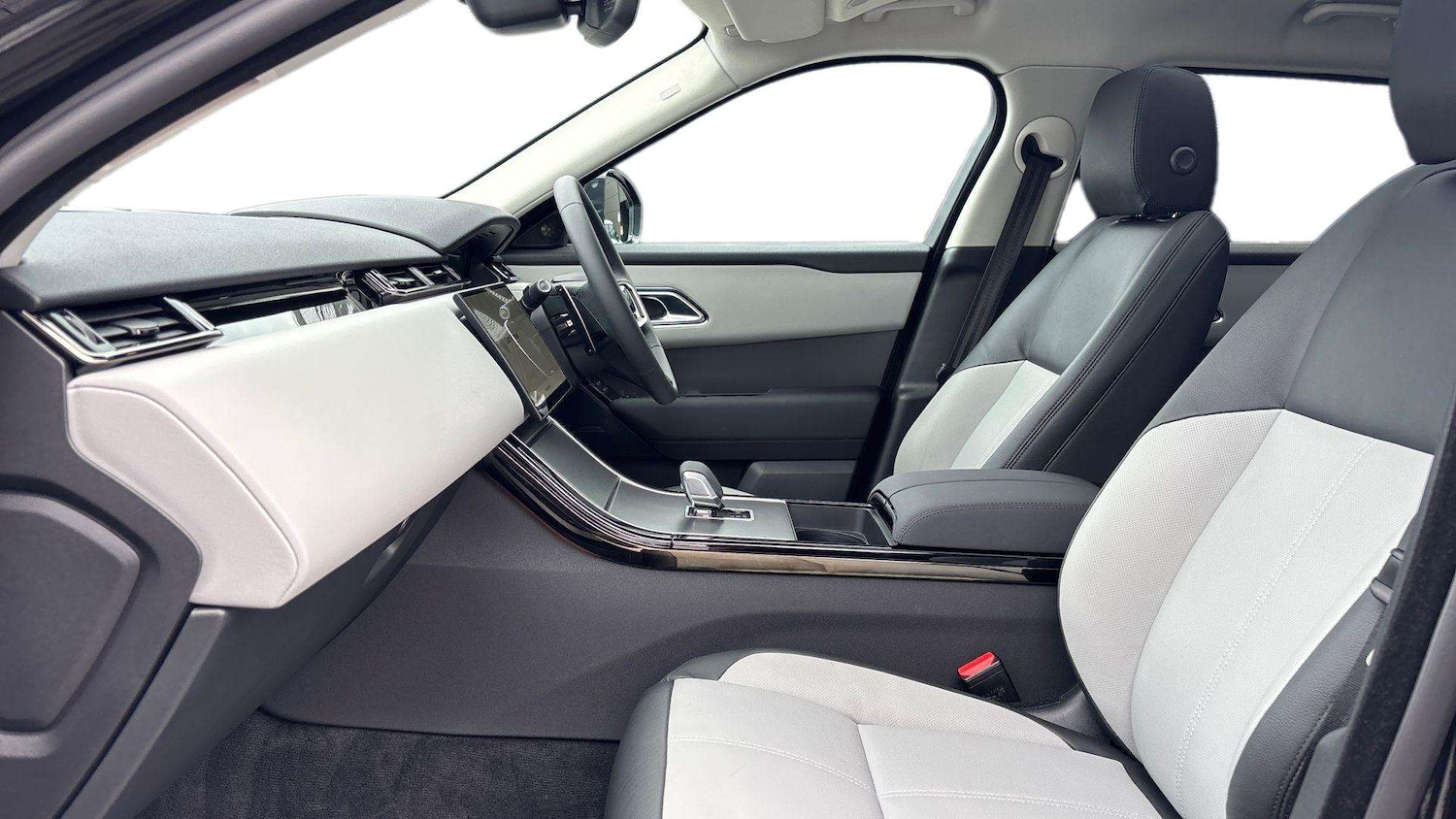 Used Land Rover Range Rover Velar 2025 for sale - 76460686: Photo 3