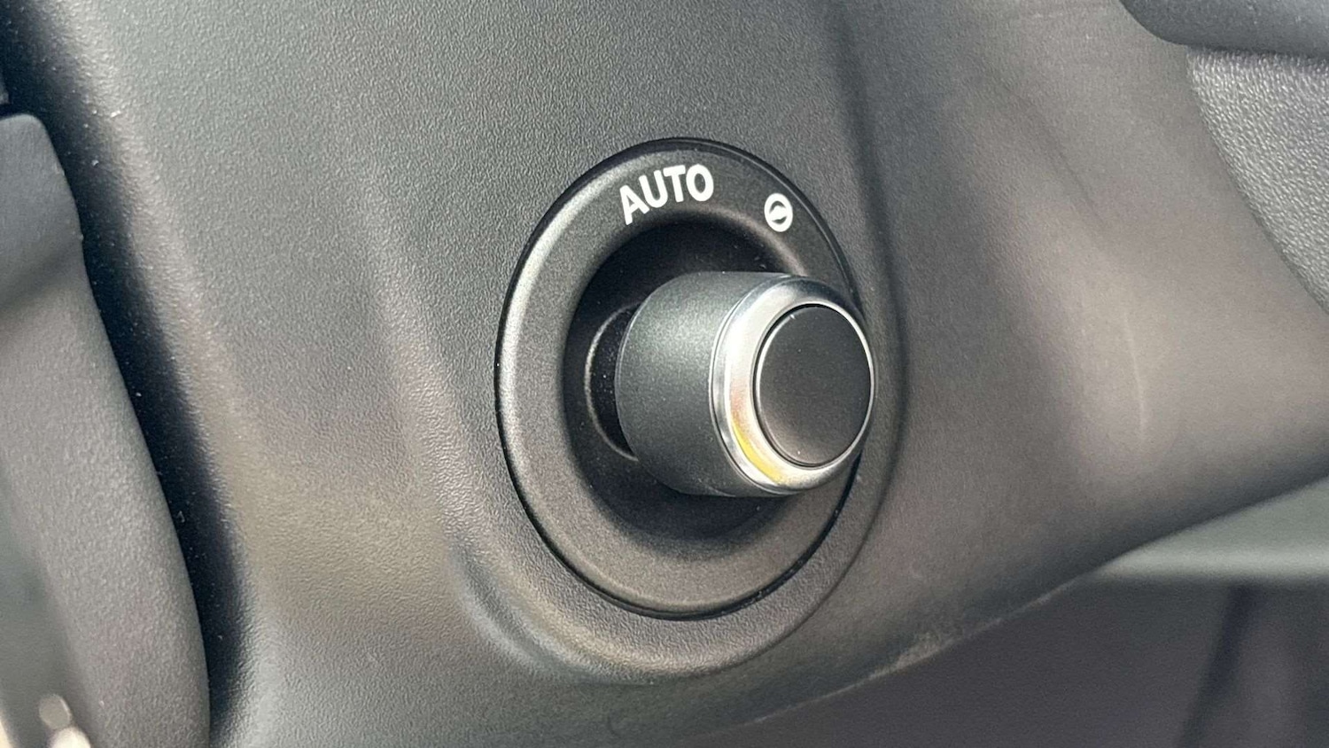 Used Land Rover Range Rover Velar 2025 for sale - 76460686: Photo 30