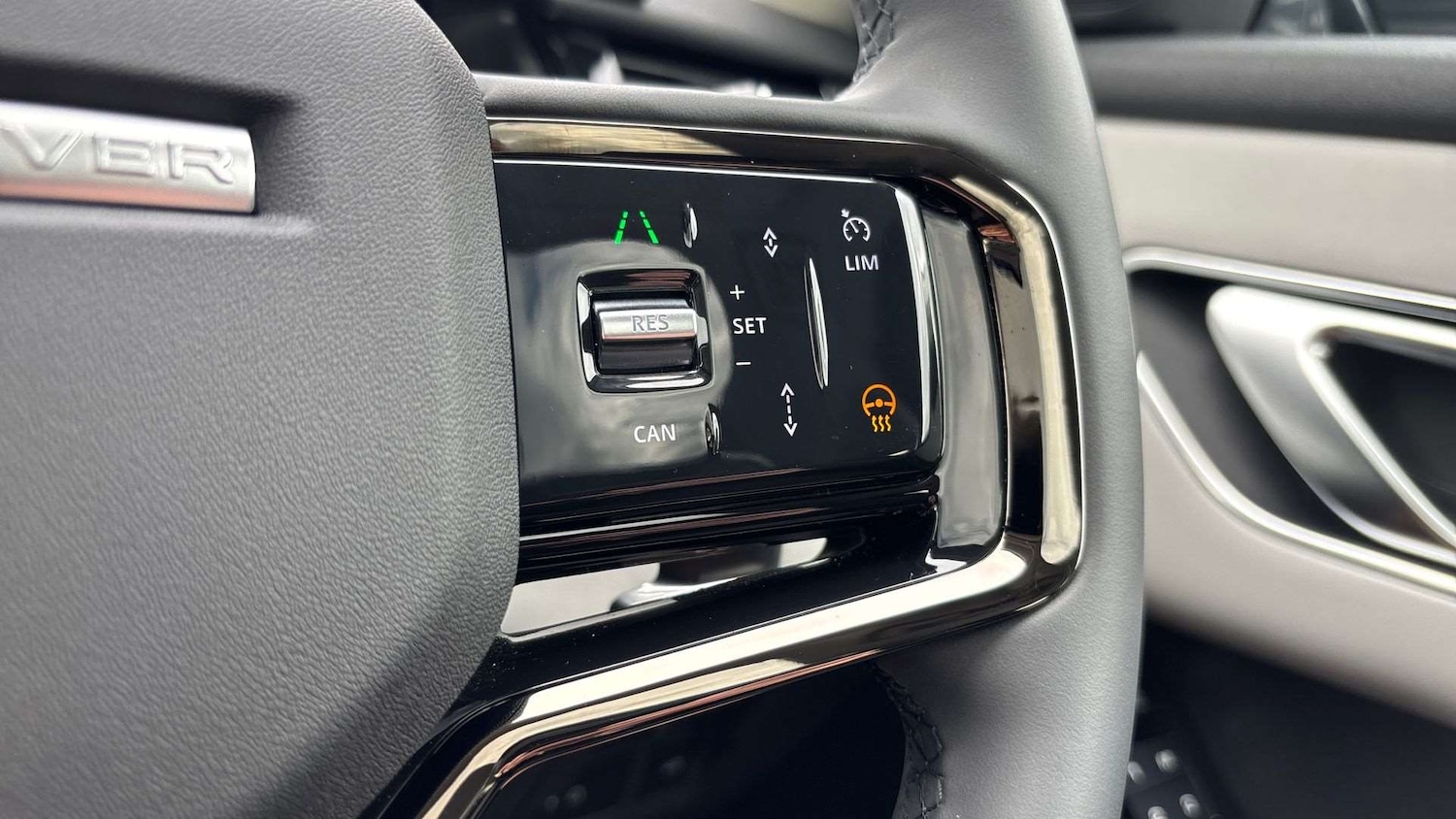 Used Land Rover Range Rover Velar 2025 for sale - 76460686: Photo 32