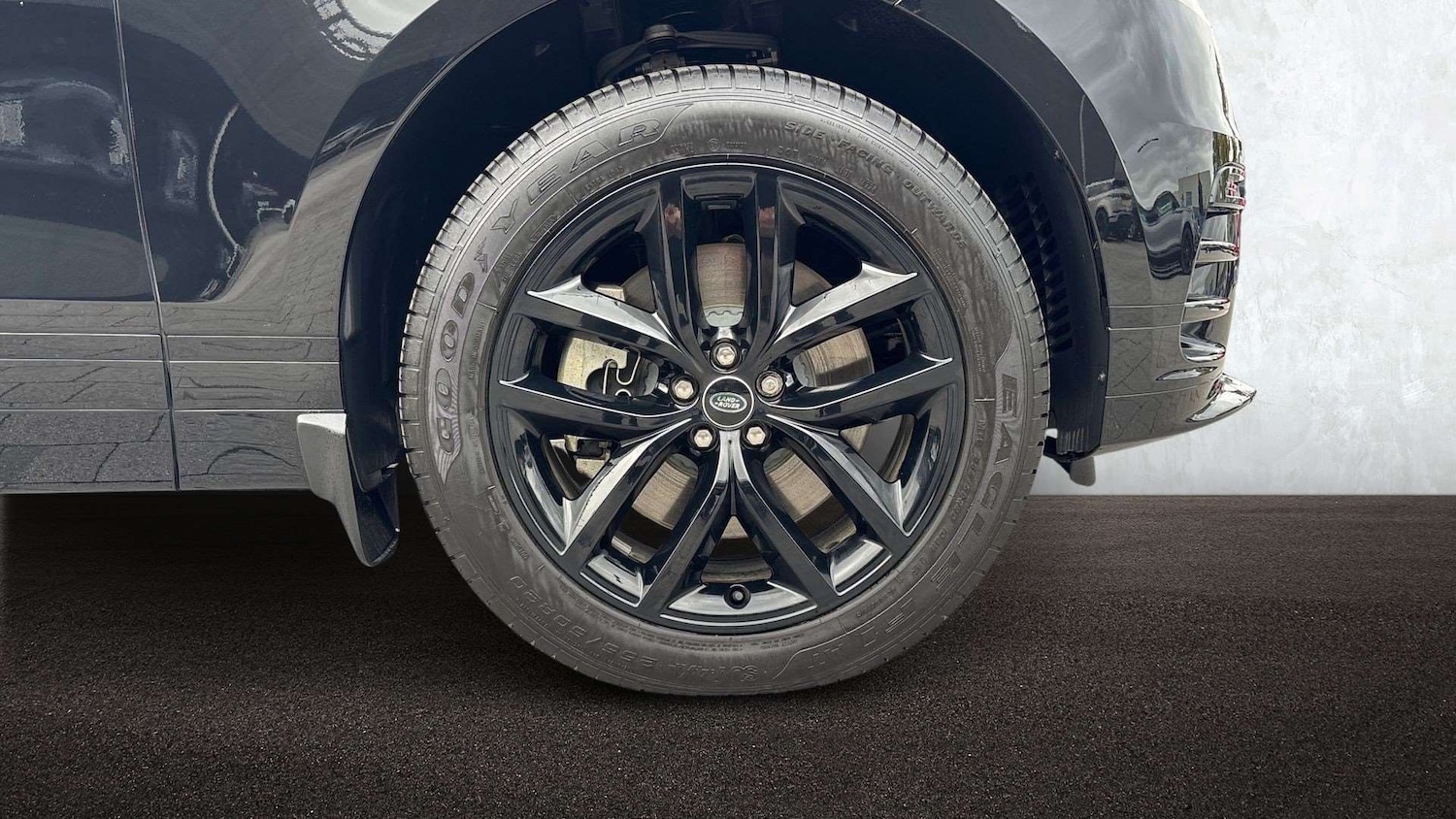Used Land Rover Range Rover Velar 2025 for sale - 76460686: Photo 8