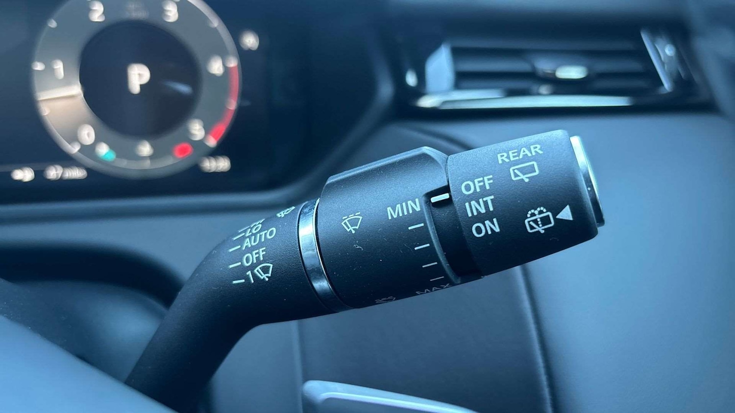 Used Land Rover Range Rover Velar 2025 for sale - 77000237: Photo 32