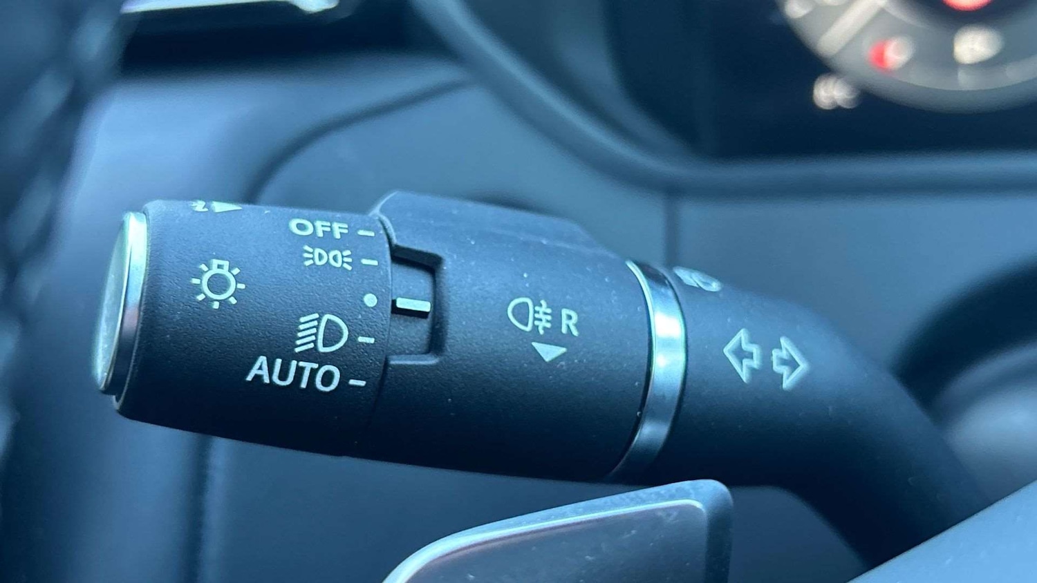 Used Land Rover Range Rover Velar 2025 for sale - 77000237: Photo 33