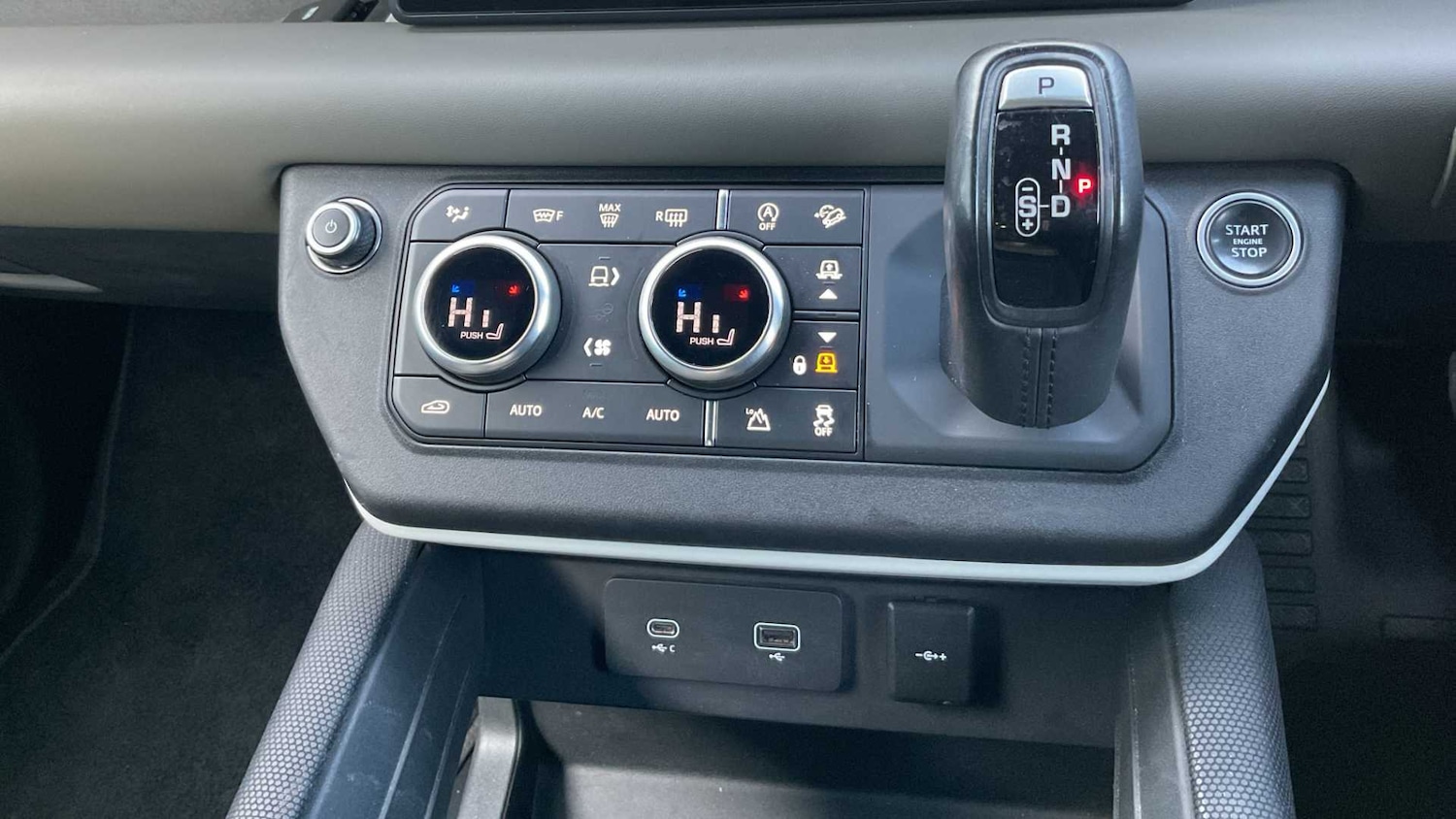 Used Land Rover Defender 2021 for sale - 76460049: Photo 18