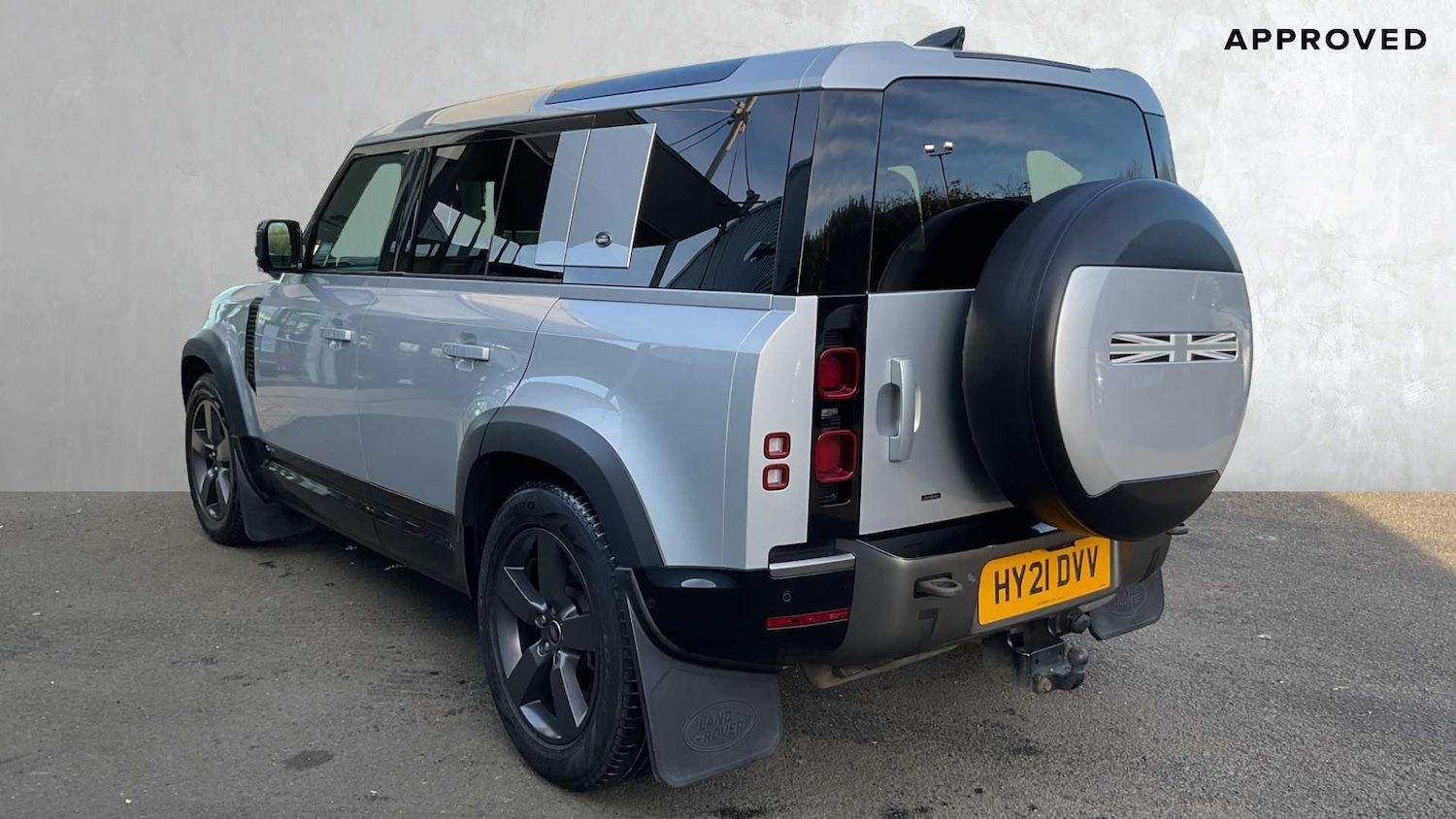 Used Land Rover Defender 2021 for sale - 76460049: Photo 2