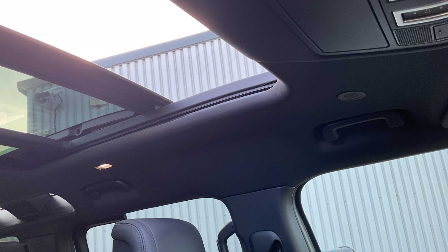 Used Land Rover Defender 2021 for sale - 76460049: Photo 24