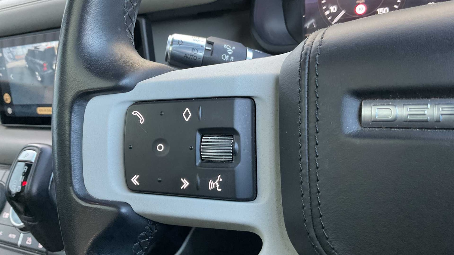 Used Land Rover Defender 2021 for sale - 76460049: Photo 25