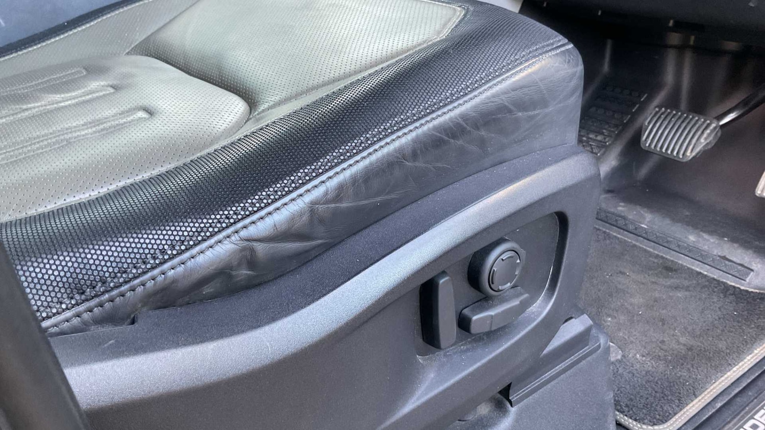 Used Land Rover Defender 2021 for sale - 76460049: Photo 29