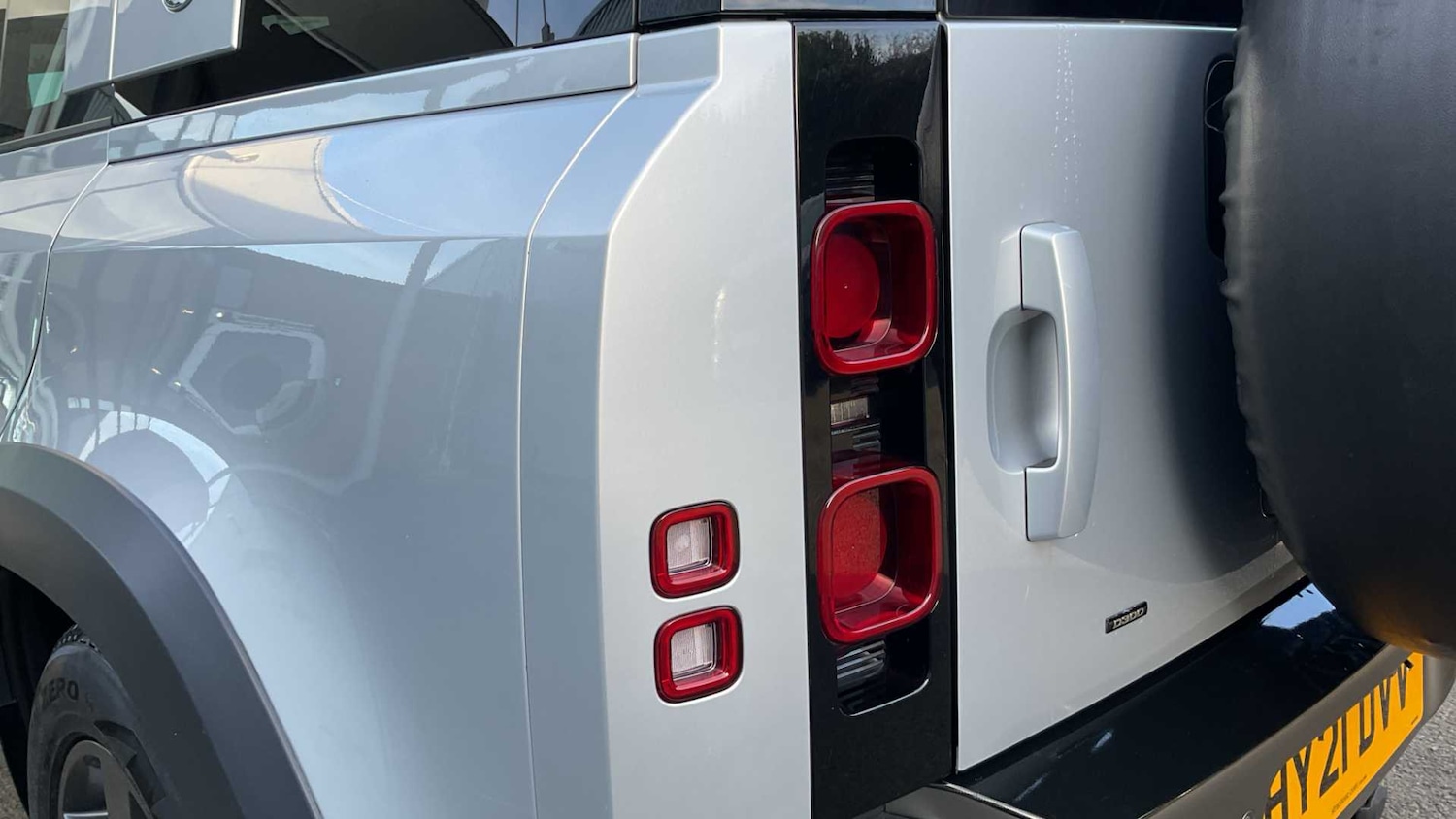 Used Land Rover Defender 2021 for sale - 76460049: Photo 8