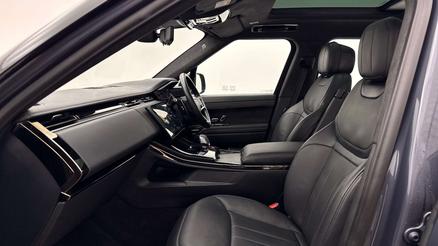 Used Land Rover Range Rover Sport 2024 for sale - 77500224: Photo 3